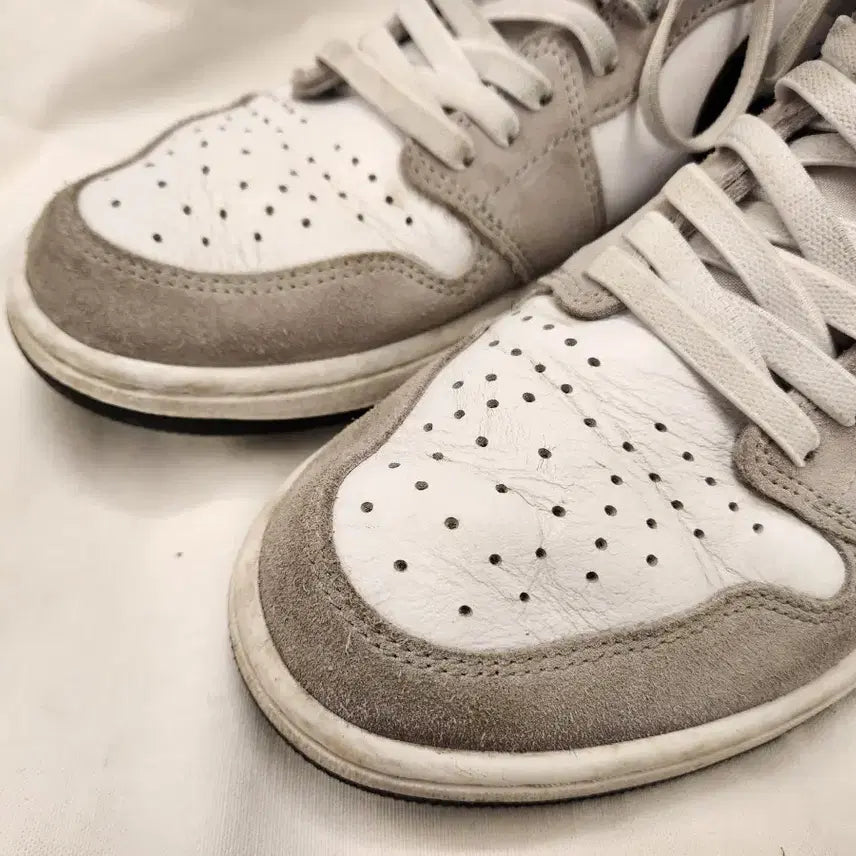 [BUNJANG] Nike Air Jordan 1 High Smoke Grey Sneakers (Size 295) / 나이키 조던1 하이 스모크 그레이 295