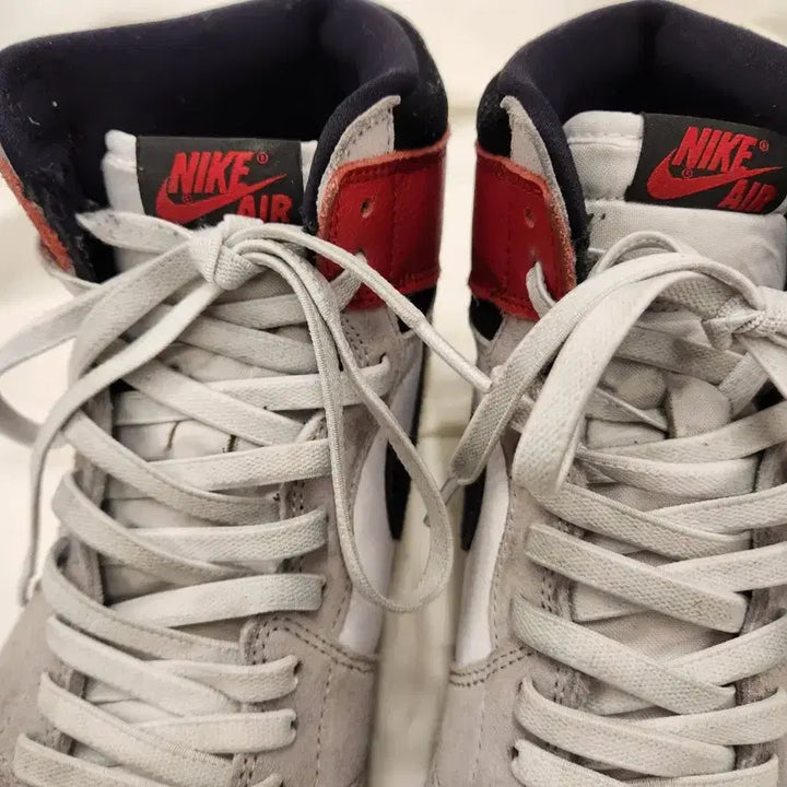 [BUNJANG] Nike Air Jordan 1 High Smoke Grey Sneakers (Size 295) / 나이키 조던1 하이 스모크 그레이 295