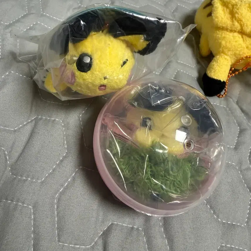 [BUNJANG] Pikachu Magnet Mascot Keyring &amp; Hairpin Set / 픽츄 자석마스코트 키링 헤어핀세트