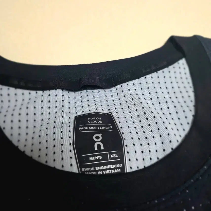 [BUNJANG] On Running Face Mesh Long Sleeve T-Shirt / 온러닝 페이스 메쉬 긴팔 티셔츠