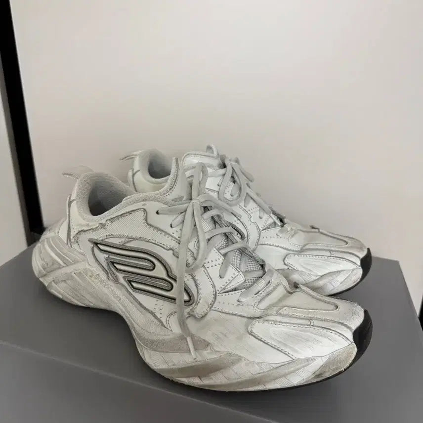 [BUNJANG] Balenciaga Monday Shoes Dirty White / 발렌시아가 먼데이 슈즈 더티 화이트 41