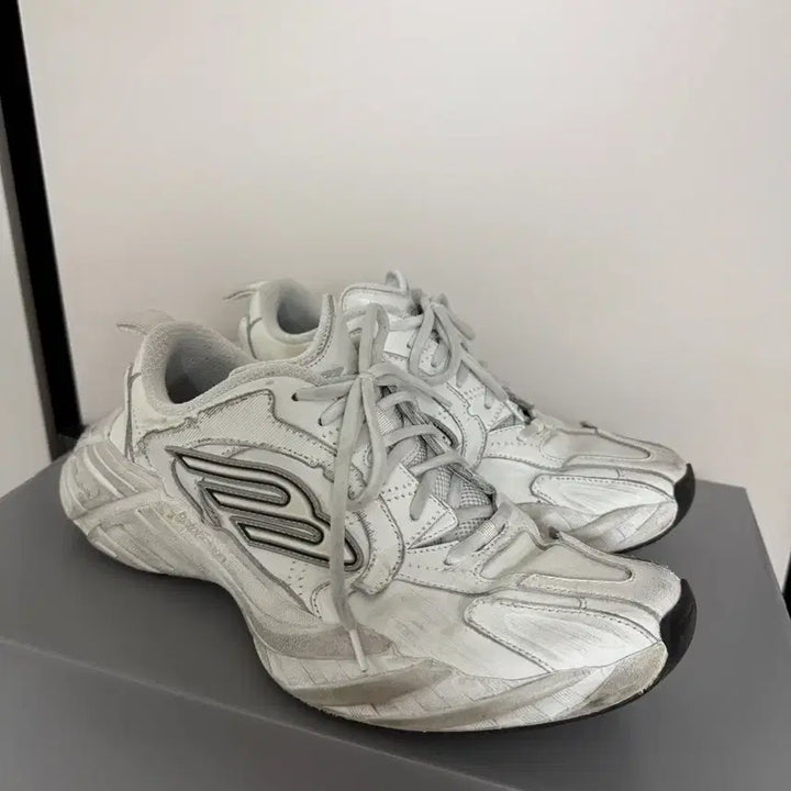 [BUNJANG] Balenciaga Monday Shoes Dirty White / 발렌시아가 먼데이 슈즈 더티 화이트 41