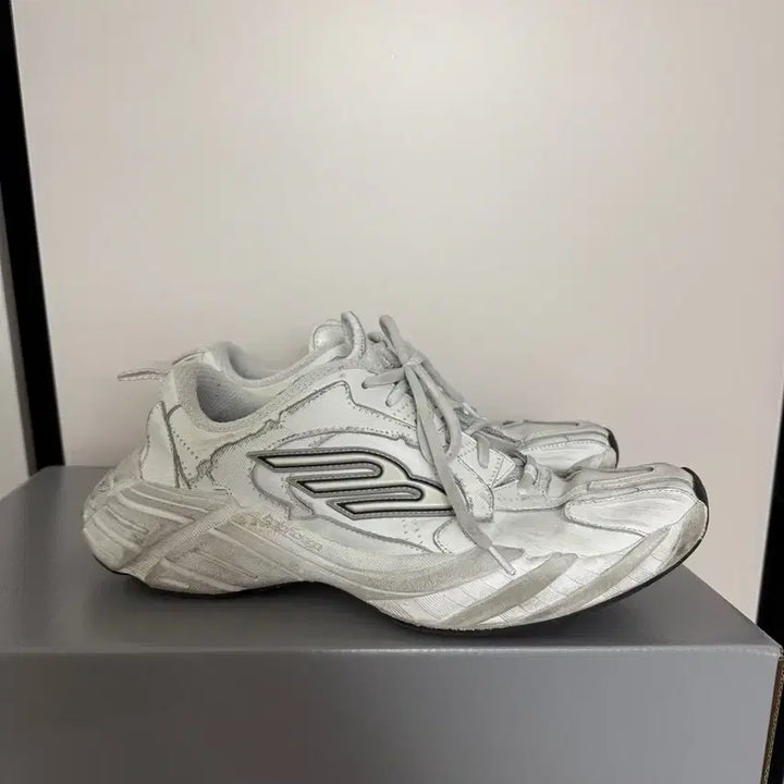 [BUNJANG] Balenciaga Monday Shoes Dirty White / 발렌시아가 먼데이 슈즈 더티 화이트 41