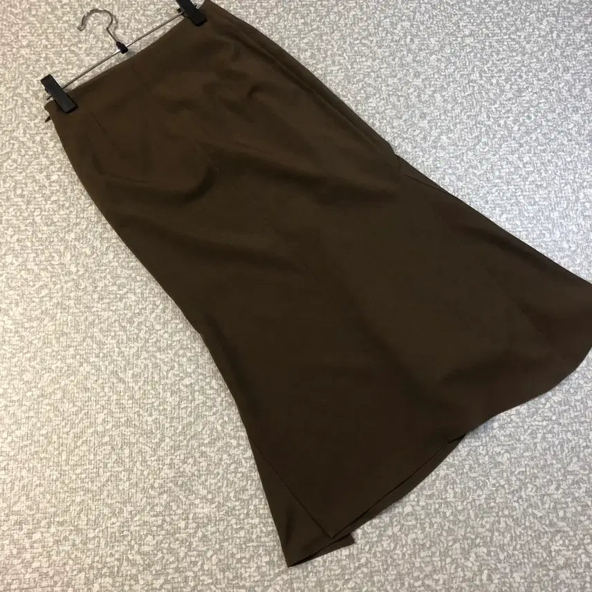 [BUNJANG] Mommet Mermaid Slit Long Skirt - Brown / 2LVE 모멧 투엘브 슬릿 머메이드 치마 스커트 브라운
