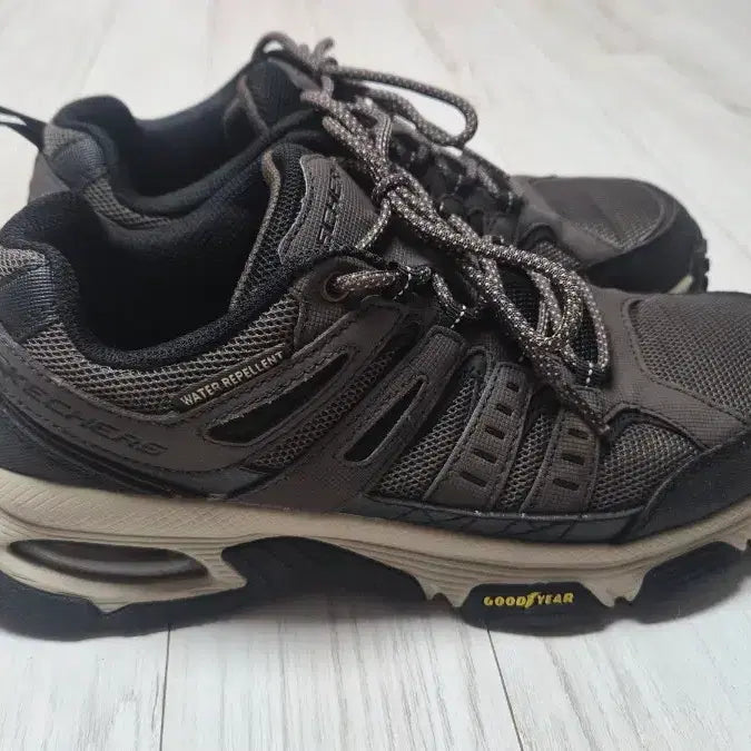[BUNJANG] Skechers Waterproof Brown Hiking Boots (260mm) / 스케쳐스 방수 브라운 등산화(260)