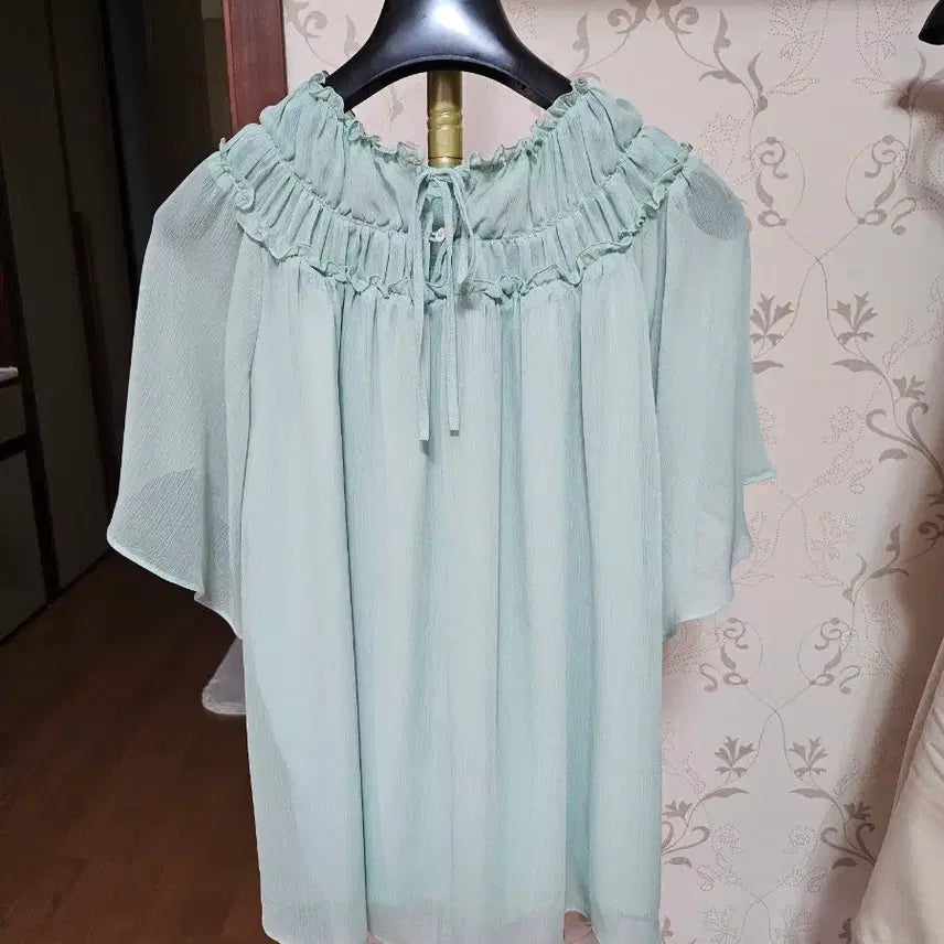 [BUNJANG] It MICHAA Cool Blouse 55 / 잇미샤 쿨 블라우스 55