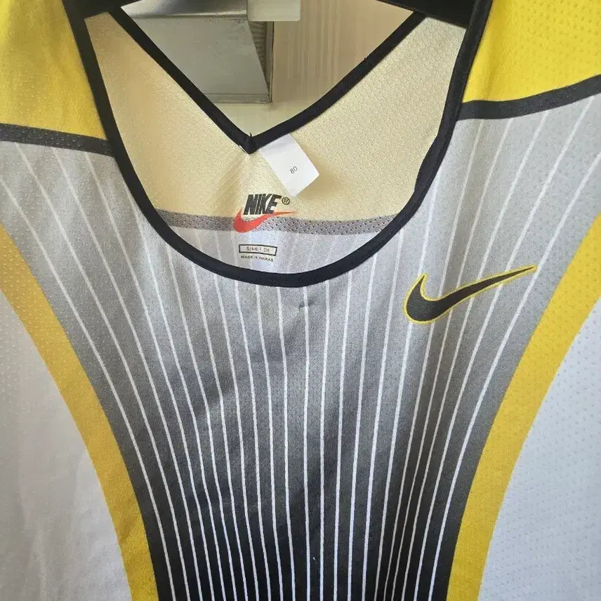 [BUNJANG] Nike Sleeveless T-Shirt Yellow/Gray - Size S / 나이키 옐로우/그레이 배색 민소매 티셔츠 S