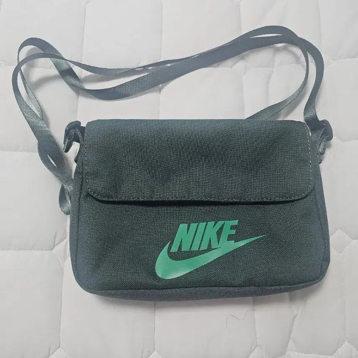 [BUNJANG] Nike Futura 365 Cross Body Bag / 나이키 퓨추라 365 크로스 바디백