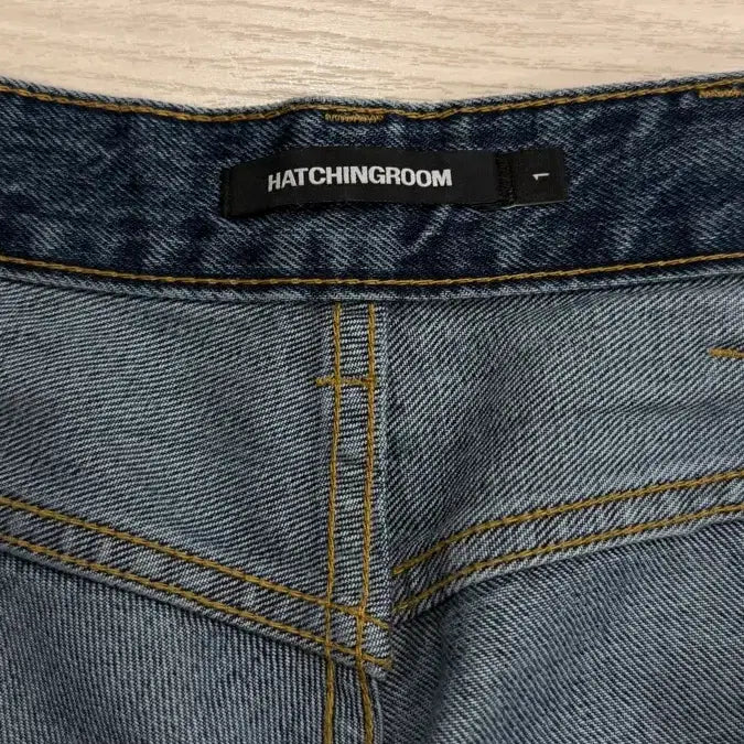 [BUNJANG] Hatching Room Wide Curve Jeans Washed Blue / [1] 해칭룸 와이드커브진 워시드블루
