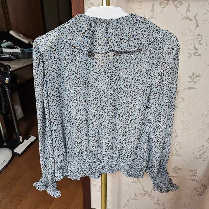 [BUNJANG] Jessi New York Frill Blouse Leopard Pattern / 제시뉴욕 프릴 블라우스 66