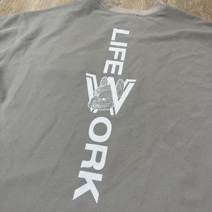 [BUNJANG] Lifework Patch Lettering Logo Short-Sleeved T-Shirt M/95 / 라이프워크 와펜 레터링 로고 반팔티 M/95