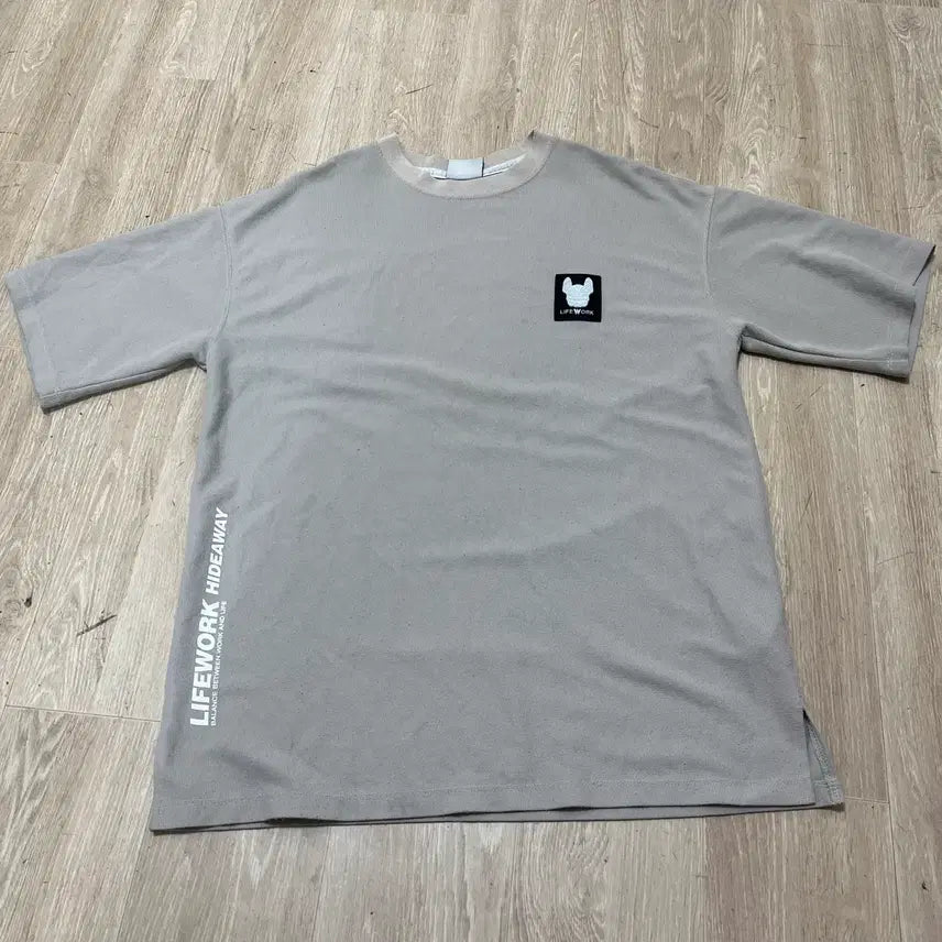 [BUNJANG] Lifework Patch Lettering Logo Short-Sleeved T-Shirt M/95 / 라이프워크 와펜 레터링 로고 반팔티 M/95