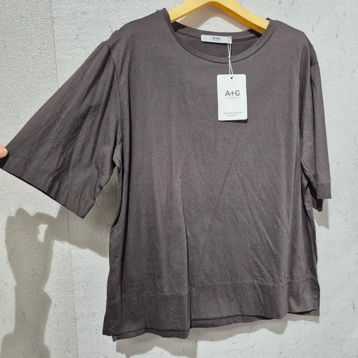 [BUNJANG] A+G Short Sleeve T-Shirt Brown New / A+G 반팔 티셔츠 브라운 새상품