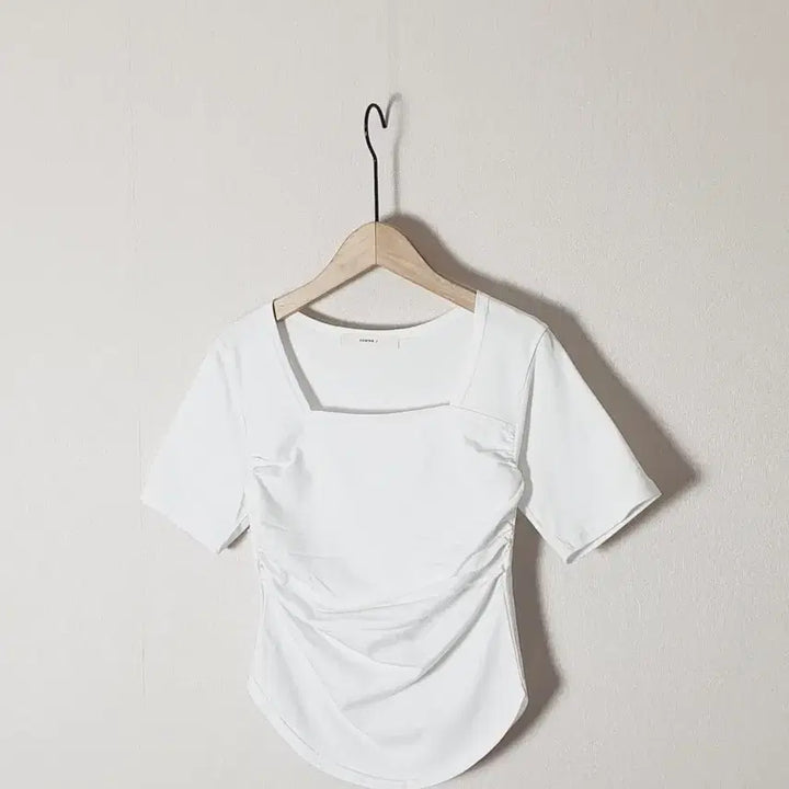 [BUNJANG] Shirring Square Stretch T-Shirt / (새) 셔링 스퀘어 쫀쫀 티