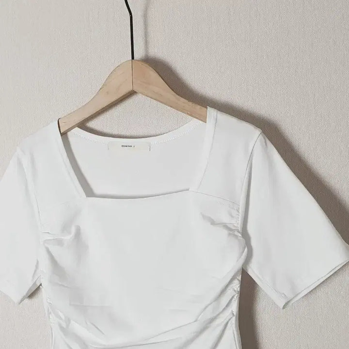 [BUNJANG] Shirring Square Stretch T-Shirt / (새) 셔링 스퀘어 쫀쫀 티