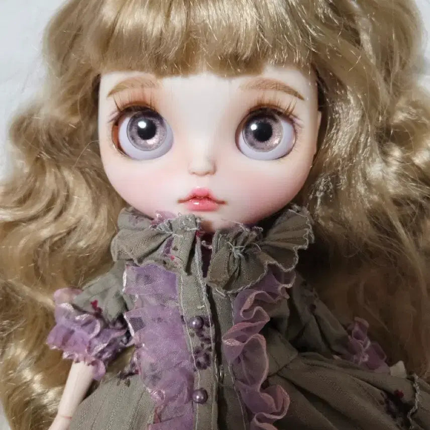 [BUNJANG] Custom Blythe Doll with Blonde Wavy Hair / 커스텀 블라이스 페이크 브라이스 인형