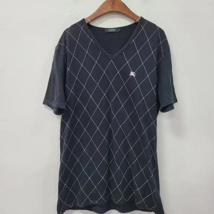 [BUNJANG] Burberry Black Label Argyle V-Neck T-Shirt / 버버리 블랙라벨 아가일 V넥 반팔티