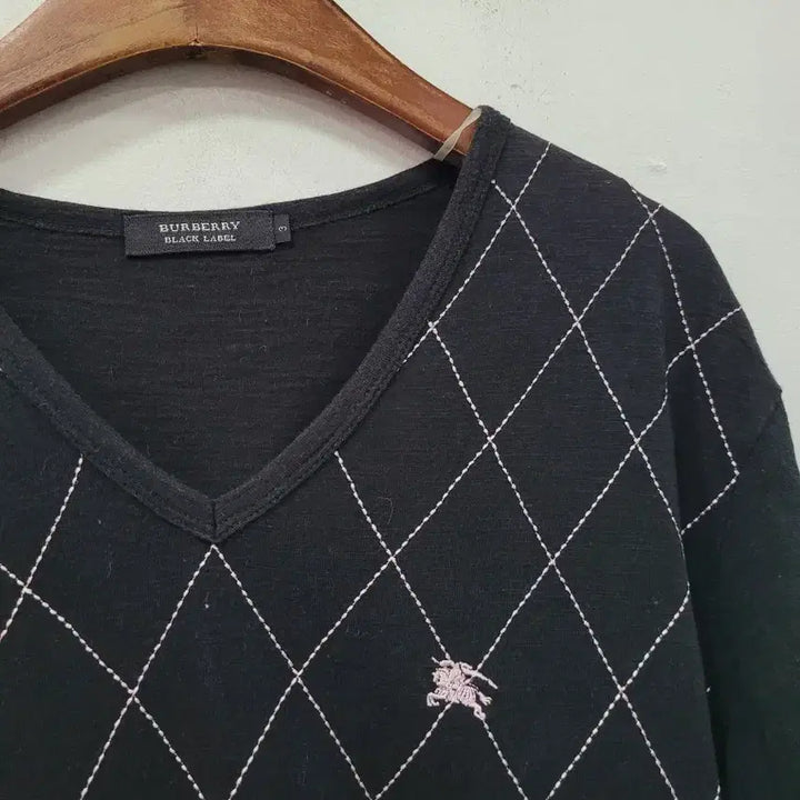 [BUNJANG] Burberry Black Label Argyle V-Neck T-Shirt / 버버리 블랙라벨 아가일 V넥 반팔티