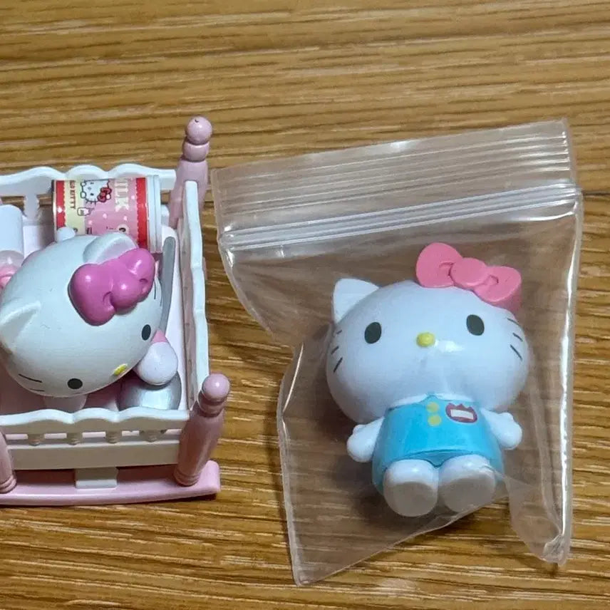 [BUNJANG] Hello Kitty Gachapon Set / 키티 가챠 세트
