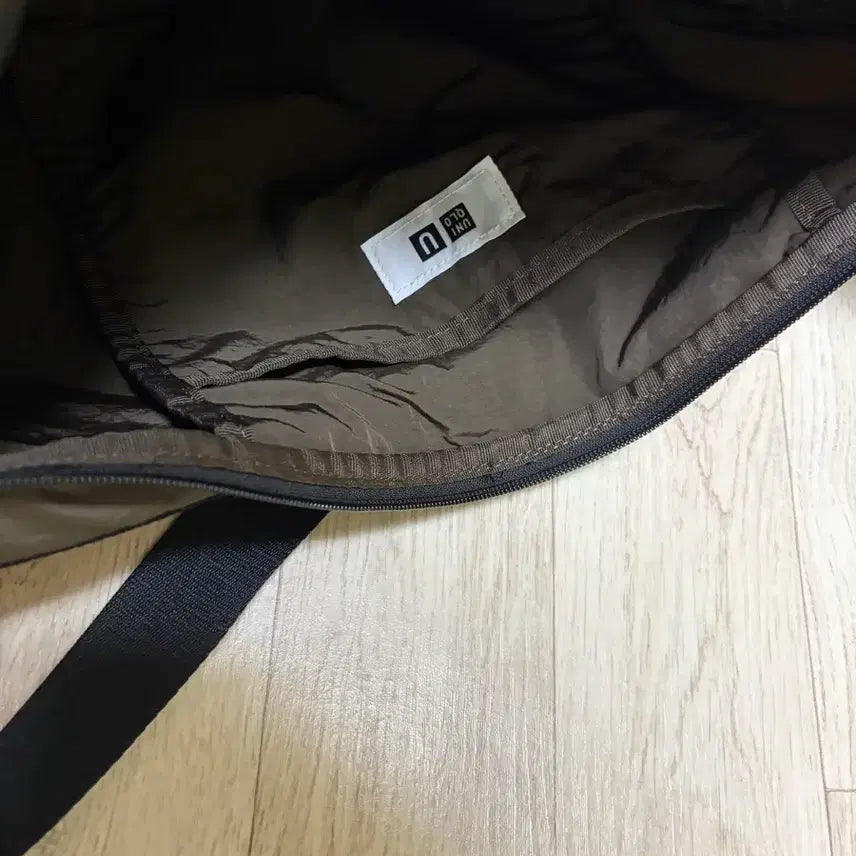 [BUNJANG] Uniqlo U Packable Shoulder Bag Dark Brown / 유니클로 U 26FW 패커블 숄더백 다크 브라운