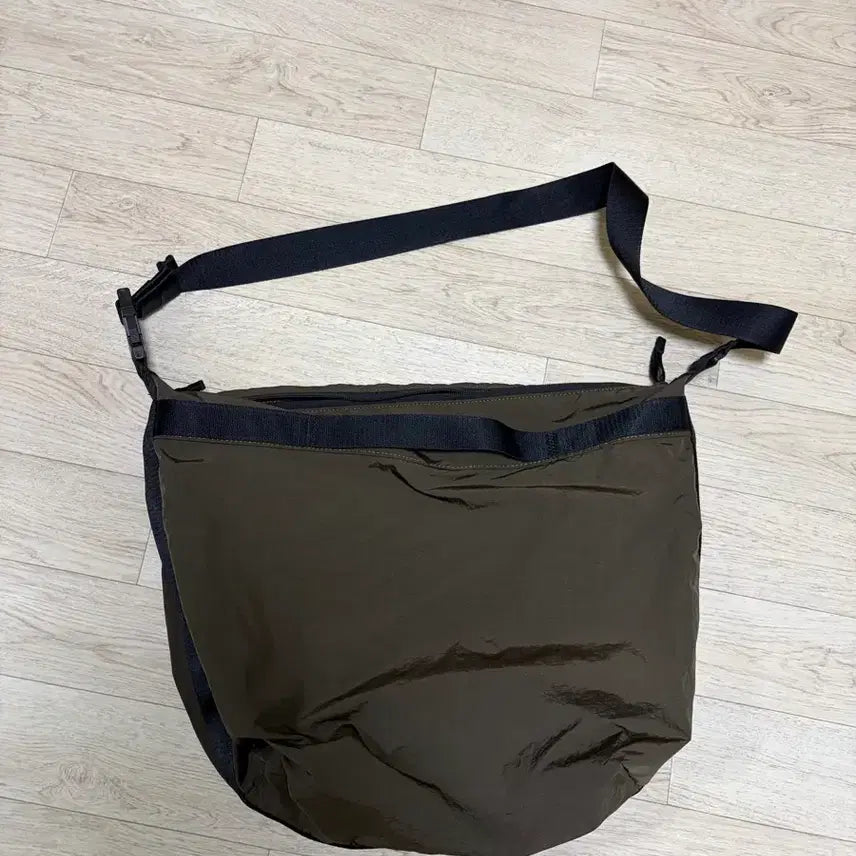 [BUNJANG] Uniqlo U Packable Shoulder Bag Dark Brown / 유니클로 U 26FW 패커블 숄더백 다크 브라운