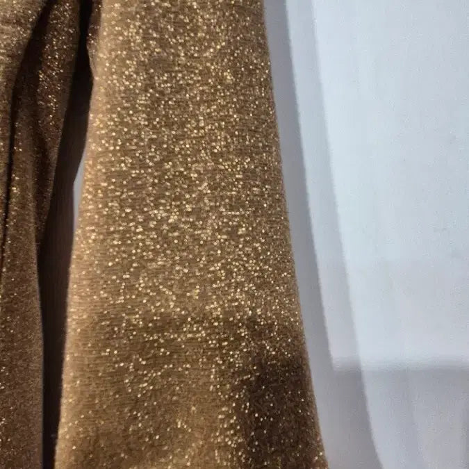 [BUNJANG] Gold Glitter Top (Size ~55) / 골드 글리터        싸이즈 :  ~55