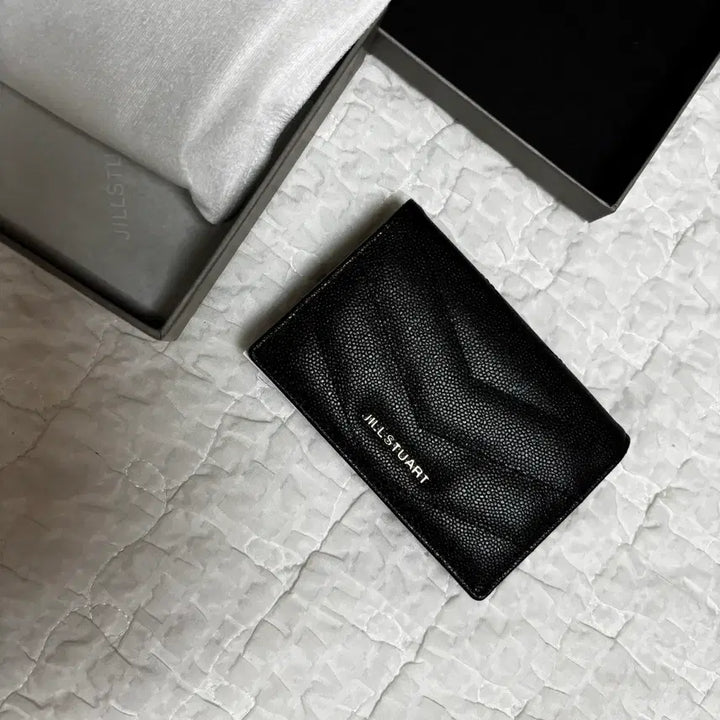 [BUNJANG] JILLSTUART Black Leather Card Holder / 질스튜어트 카드지갑
