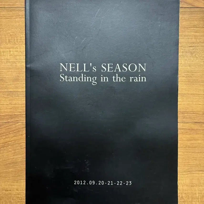 [BUNJANG] Nell 2012 "Standing in the Rain" Concert Photobook / 2012 Nell&