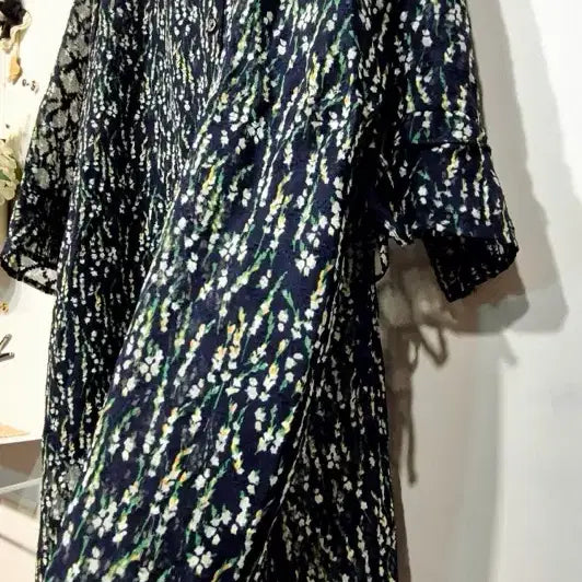 [BUNJANG] Sheer Waist-Adjustable Long Blouse / 시스루 허리조절  롱 블라        싸이즈 :  ~77