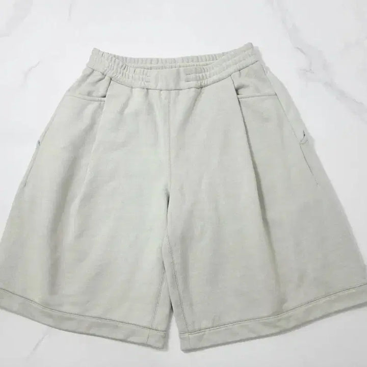[BUNJANG] System Homme Wide Tuck Banding Half Pants (SS25) / [정품/25년] 시스템옴므 와이드 턱 밴딩 하프 팬츠 반바지 31~32