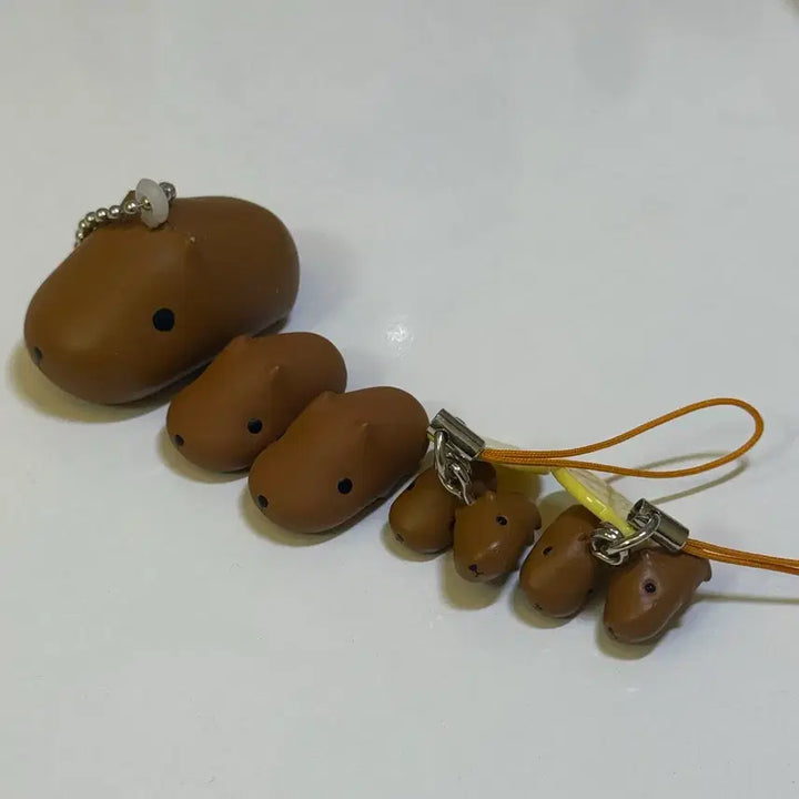 [BUNJANG] Capybara Family Plush Squeezy Keyring Set / 카피바라상 카피바라 가족 인형 스퀴시 키링 쌍둥이아기바라 일괄양도판매
