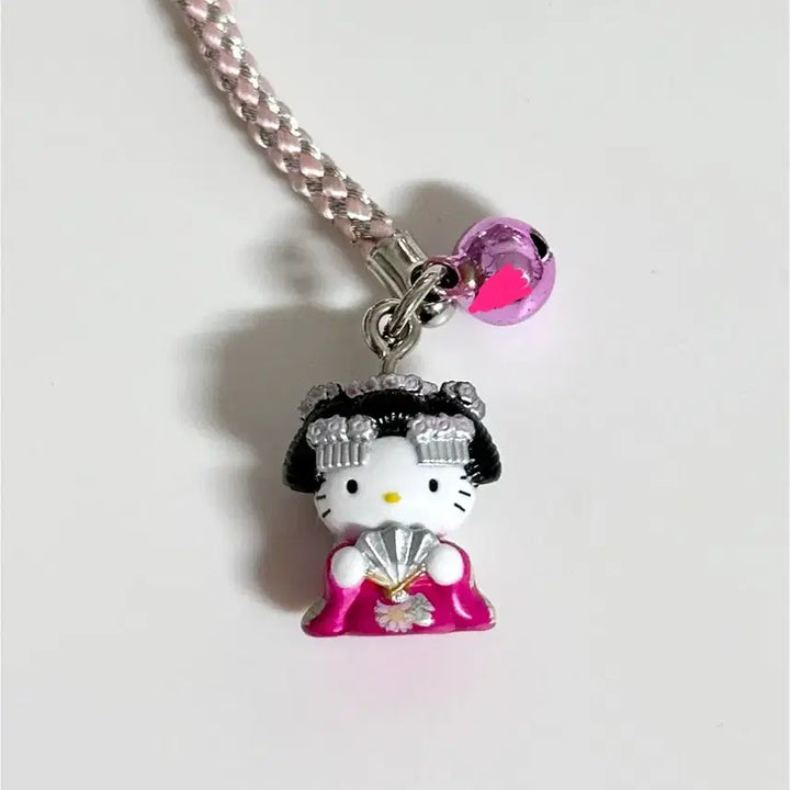 [BUNJANG] Sanrio Hello Kitty Classic Geisha Kimono Limited Edition Strap Keychain / 헬로키티 고전키티 게이샤 기모노 지역한정 스트랩 키링