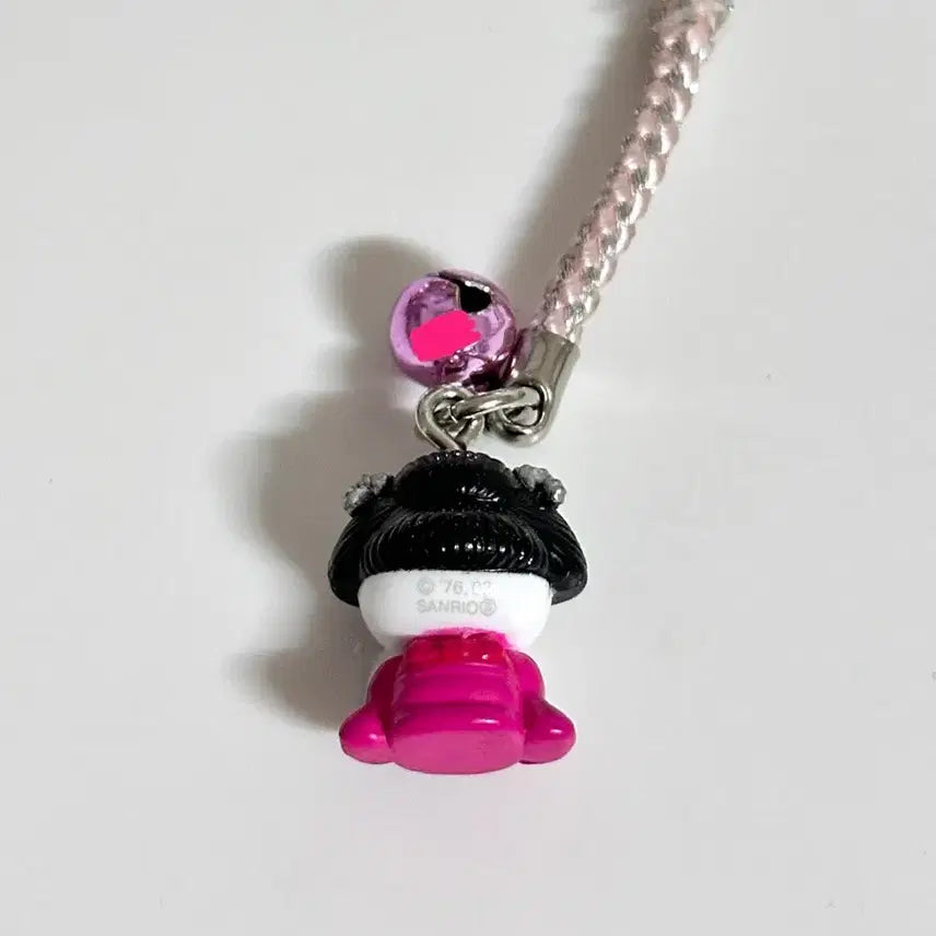 [BUNJANG] Sanrio Hello Kitty Classic Geisha Kimono Limited Edition Strap Keychain / 헬로키티 고전키티 게이샤 기모노 지역한정 스트랩 키링