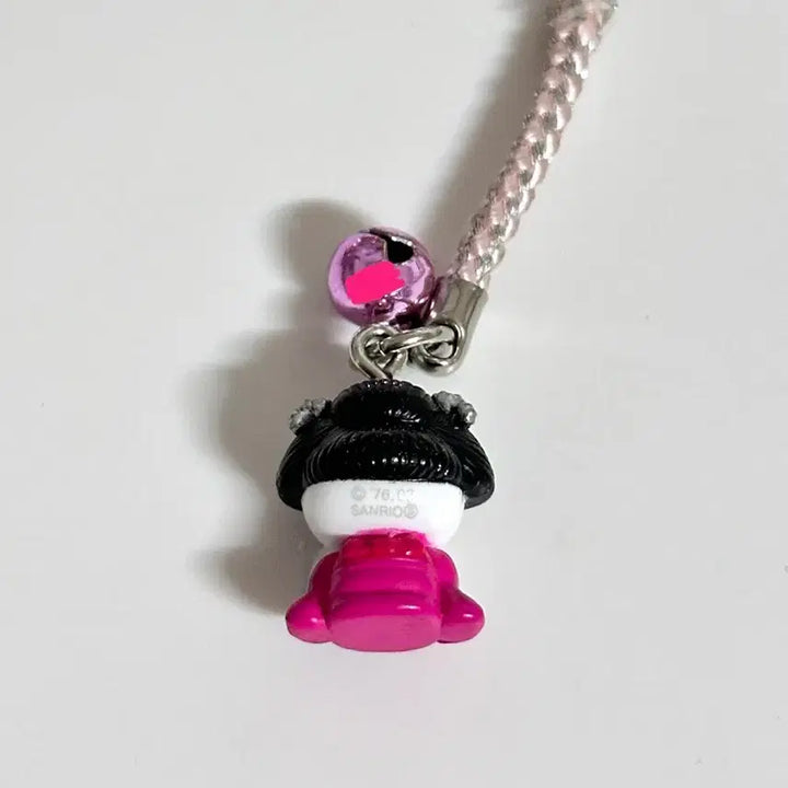 [BUNJANG] Sanrio Hello Kitty Classic Geisha Kimono Limited Edition Strap Keychain / 헬로키티 고전키티 게이샤 기모노 지역한정 스트랩 키링