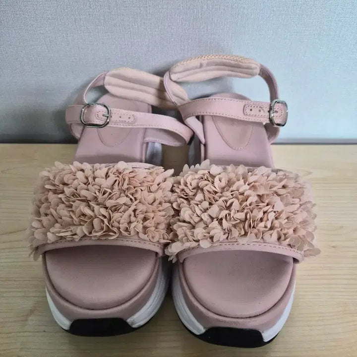 [BUNJANG] Suecomma Bonnie Flower Strap Platform Sandals Pink (Size 250) / 250 슈콤마보니 플라워 스트랩 샌들 슈즈-723