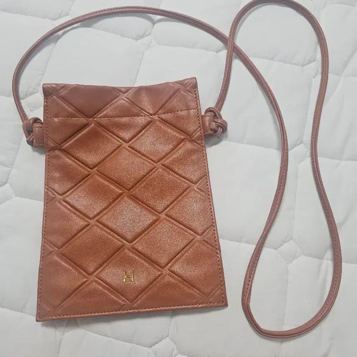 [BUNJANG] Hazzys Leather Diagonal Pattern Mini Drawstring Bag / 헤지스 미니 드로우 스트링백