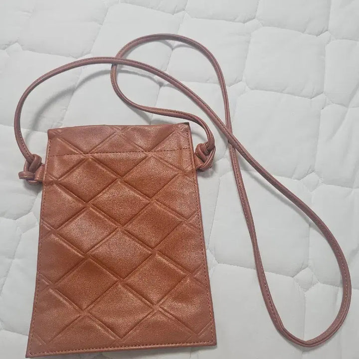[BUNJANG] Hazzys Leather Diagonal Pattern Mini Drawstring Bag / 헤지스 미니 드로우 스트링백