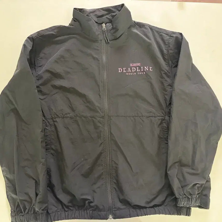 [BUNJANG] BLACKPINK DEADLINE World Tour Crew Windbreaker XL / 블랙핑크 데드라인 월드투어 크루 윈드브레이커 바람막이 XL 레어