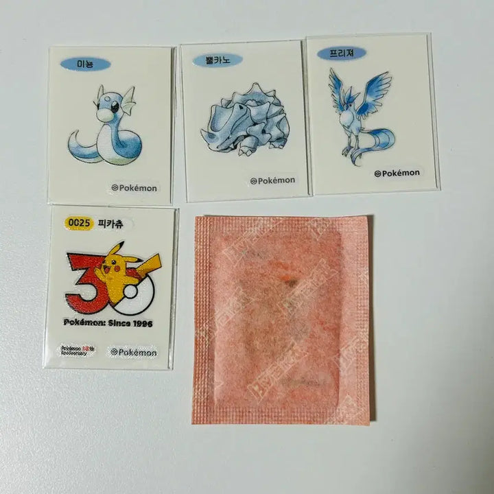 [BUNJANG] Pokemon 30th Anniversary Artwork Ttibu Seal Pikachu Bundle Set / 포켓몬 30주년 아트워크 띠부씰 피카츄 뚱카츄 일괄