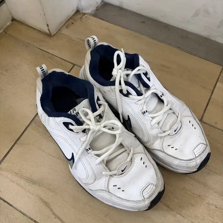 [BUNJANG] Nike Air Monarch IV White / (265) 나이키 에어모나크4 화이트
