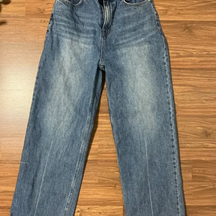 [BUNJANG] Mohe Denim Wide Leg Jeans (Medium Wash) / 모헤 데님 와이드 중청바지