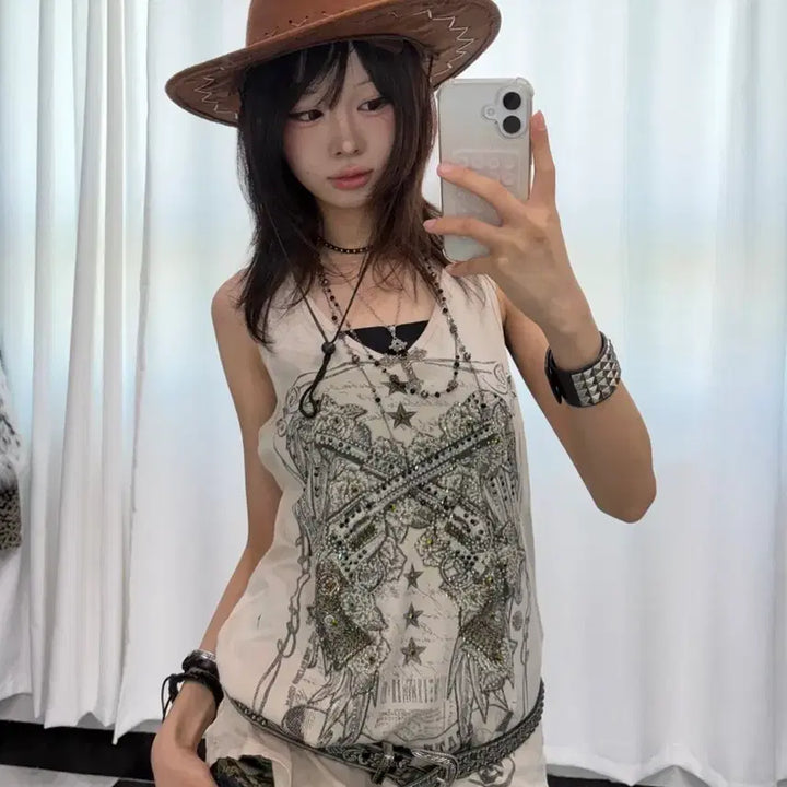 [BUNJANG] Beige Printed Sleeveless Top / 베이지 프린팅 슬리브리스