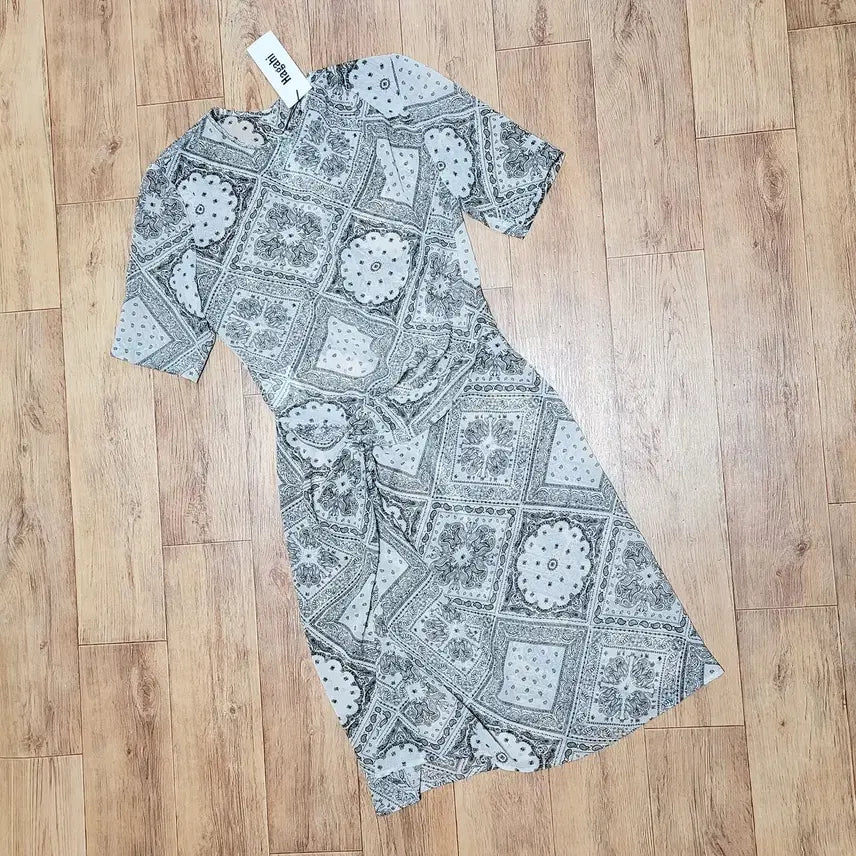 [BUNJANG] Hagahi Twisted See-through Midi Dress (Ivory/Black Paisley) / 하가히(Hagahi) 트위스트 시스루 미디원피스 55 새상품
