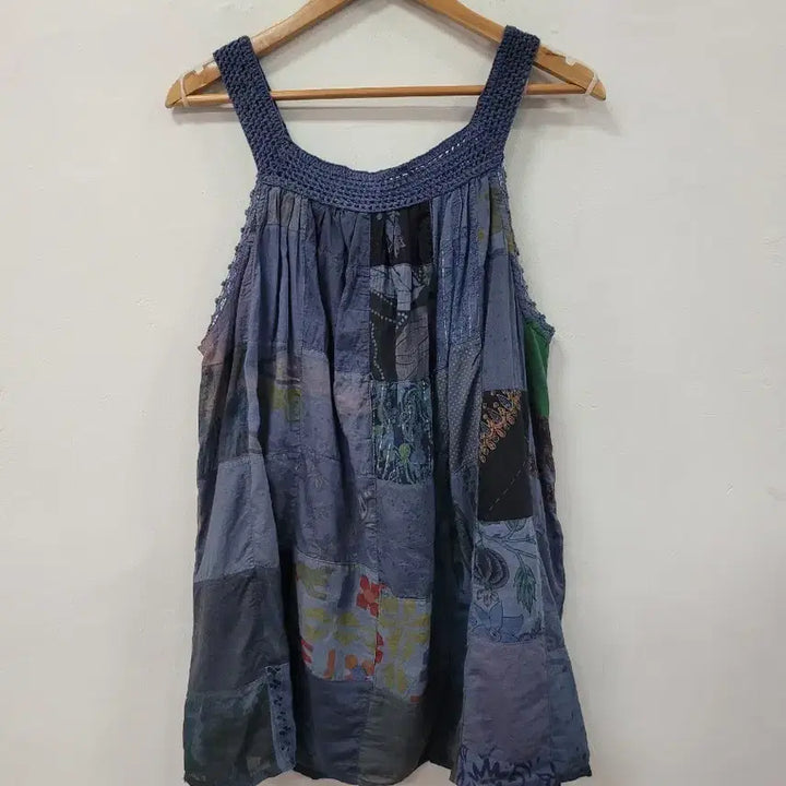 [BUNJANG] Patchwork Crochet Sleeveless Top - Vintage Blue / 패치워크 크로셰 탑 블루 빈티지 스타일