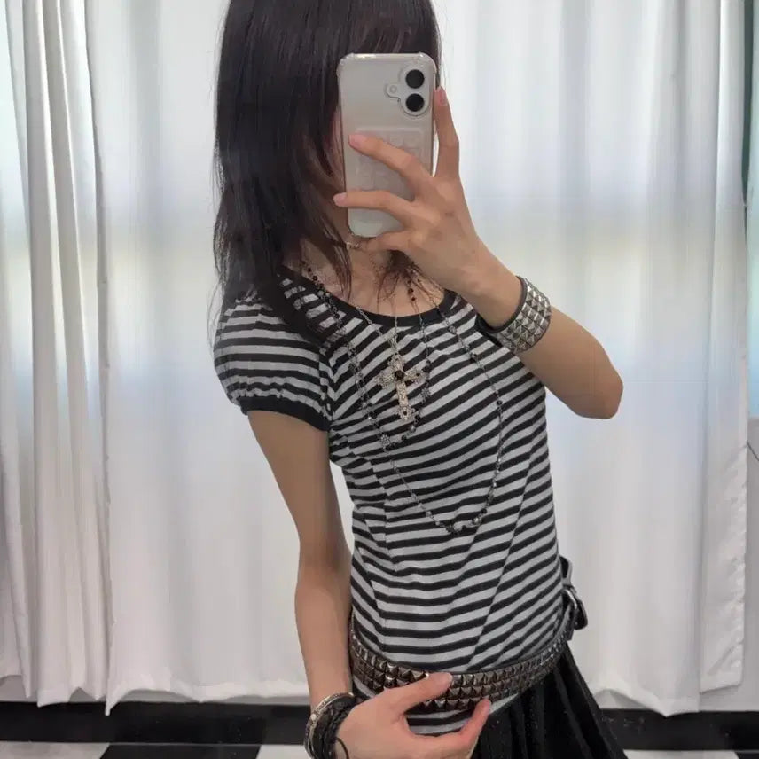 [BUNJANG] Black &amp; White Stripe T-shirt / 블랙 &amp; 화이트 스트라이프 티셔츠