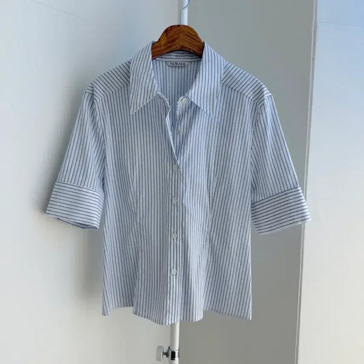 [BUNJANG] Blue Stripe Short Sleeve Shirt / 교신안함)블루 스트라이프 반팔 셔츠