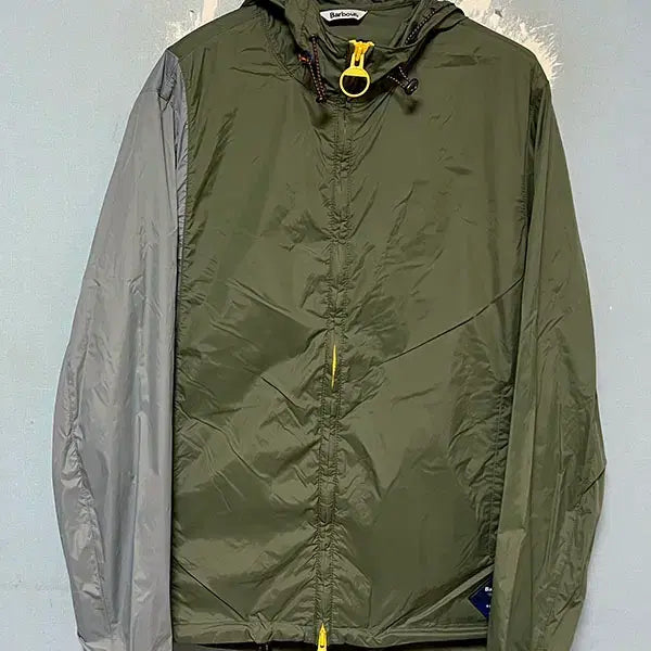 [BUNJANG] Barbour Lightweight Windbreaker Jacket / Barbour 바버 경량 윈드브레이커 바람막이 새상품 여름 L 100