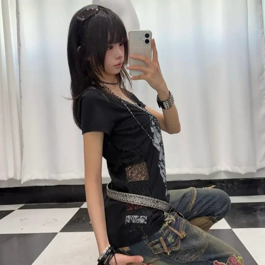 [BUNJANG] Black Skull Print Lace Detail T-shirt / 블랙 스컬 프린팅 레이스 디테일 티셔츠