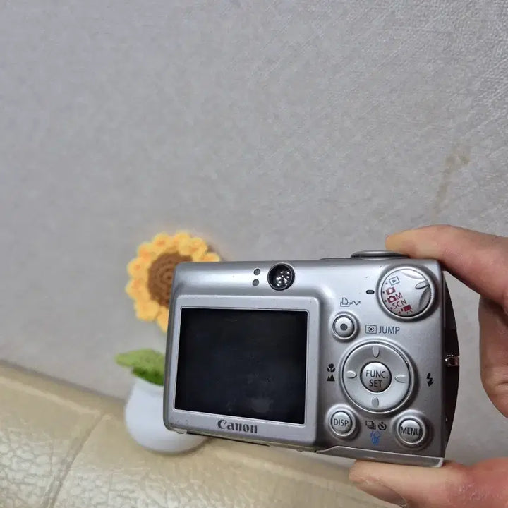 [BUNJANG] Canon IXUS 700 Silver Vintage Digital Camera / 캐논 익서스 700 IXUS 700 실버 (CCD 센서/빈티지 색감/슬림