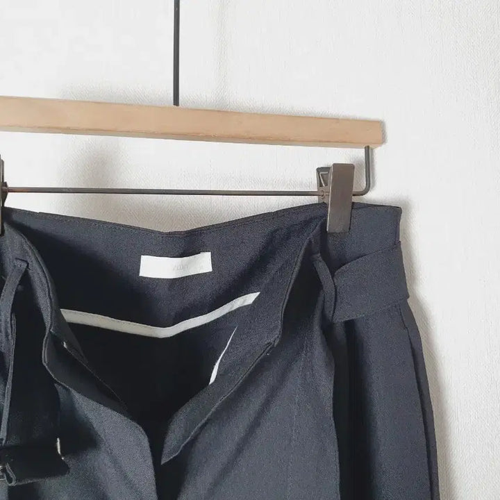 [BUNJANG] Buckle Pintuck Slacks / (새) 버클 핀턱 슬랙스 s.m